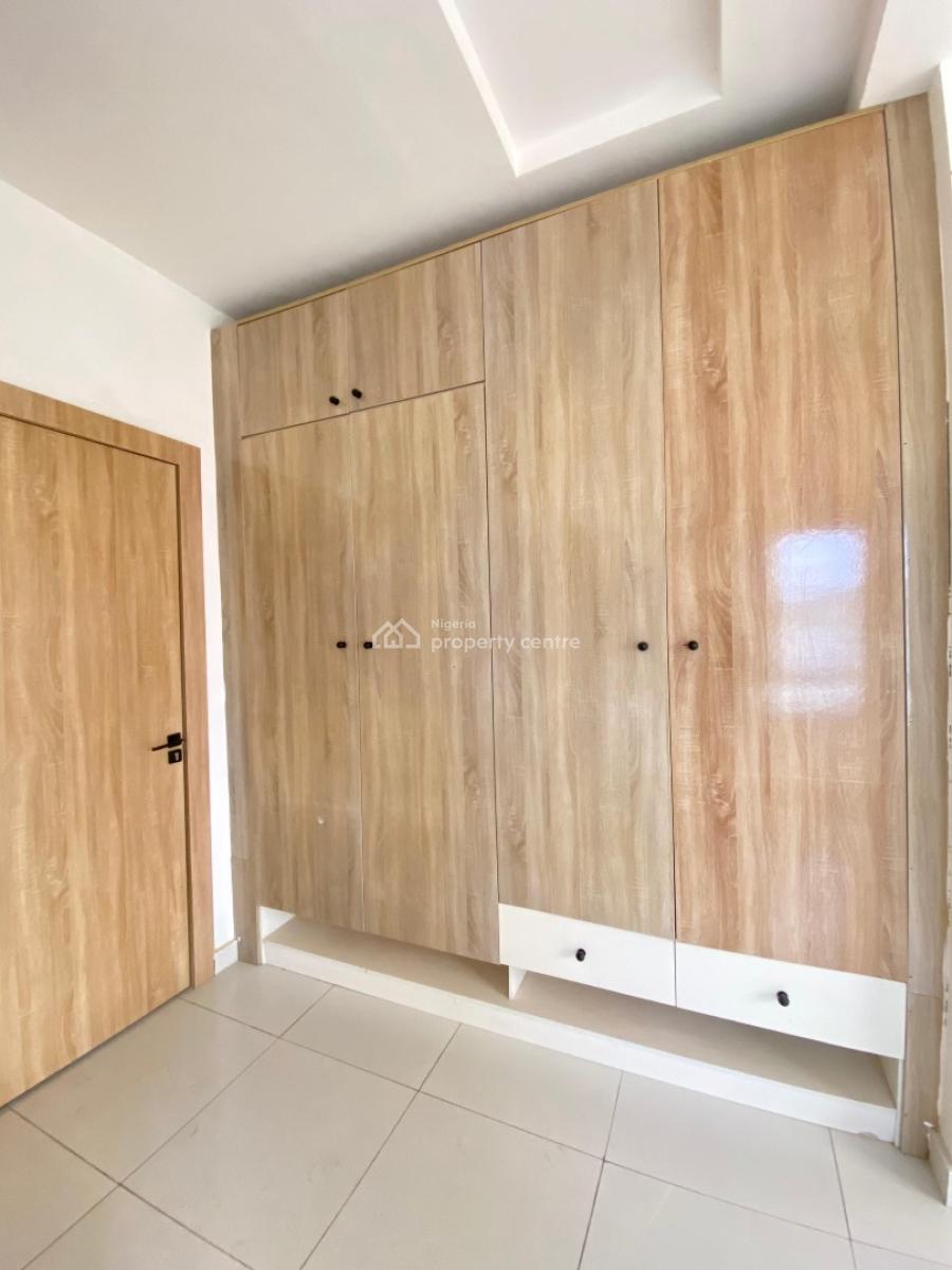 2 Bedroom Apartment with Elevator, Pool, Ologolo, Lekki, Lagos, Flat / Apartment for Sale