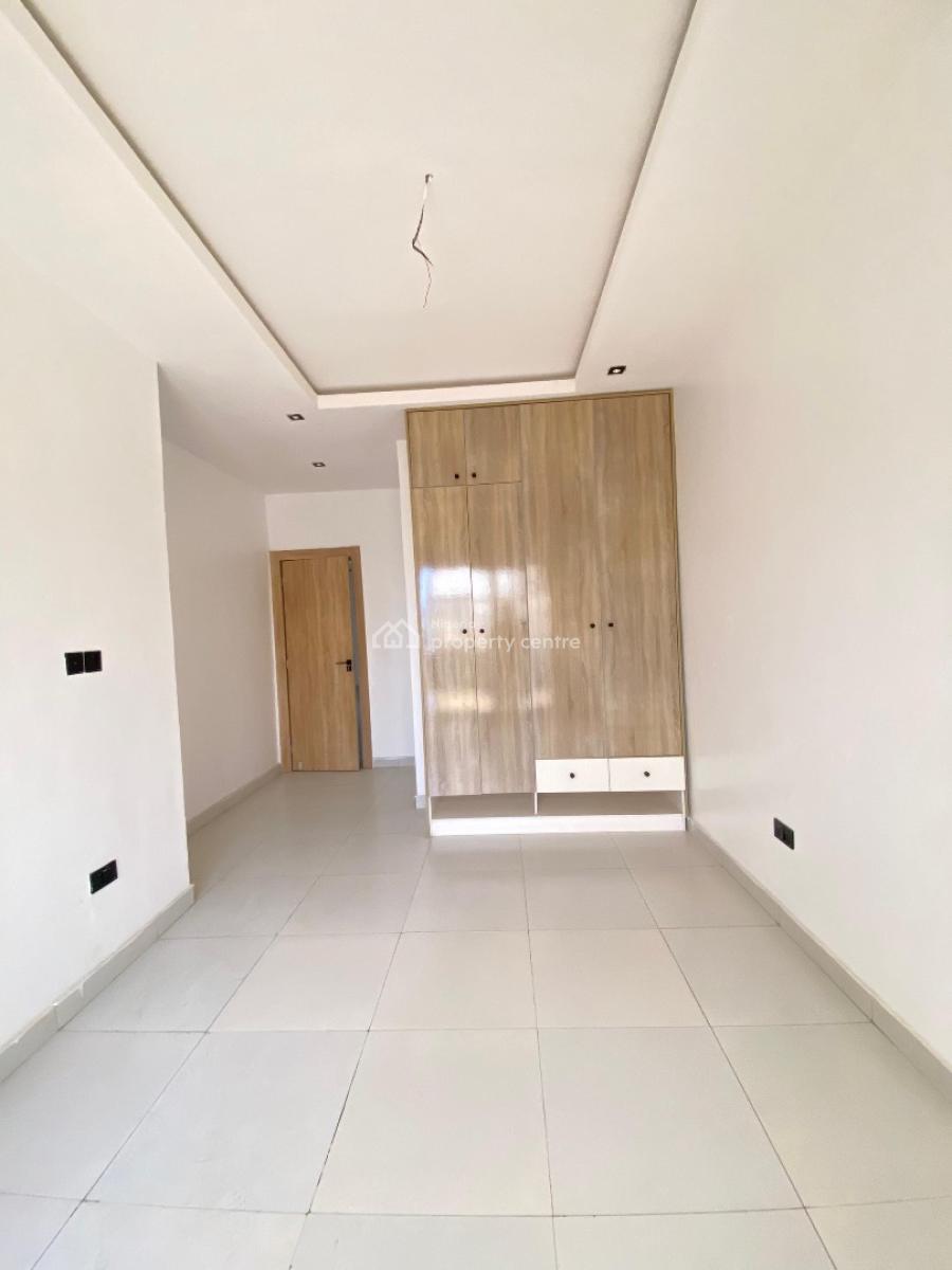 2 Bedroom Apartment with Elevator, Pool, Ologolo, Lekki, Lagos, Flat / Apartment for Sale
