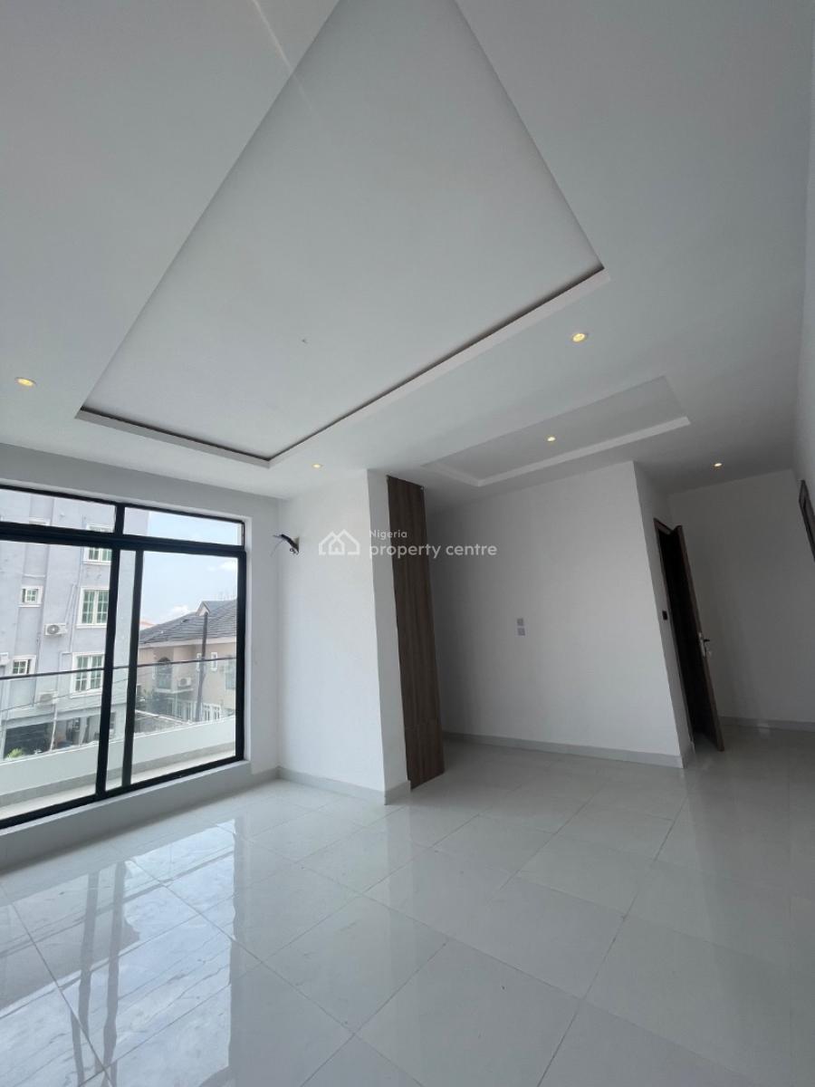 Alluringly Finished Luxury 3  Bedroom Apartment + Bq, Lekki Phase 1, Lekki Phase 1, Lekki, Lagos, Block of Flats for Sale