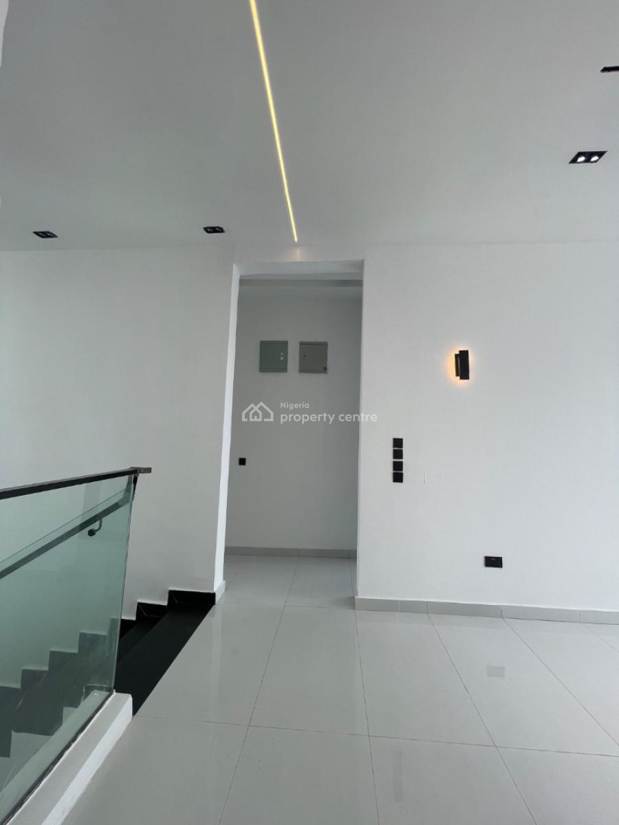 Wonderfully Finished 5 Bedroom Detached Home with Bq in a Well Secured, Chevron, Lekki, Lagos, Detached Duplex for Sale