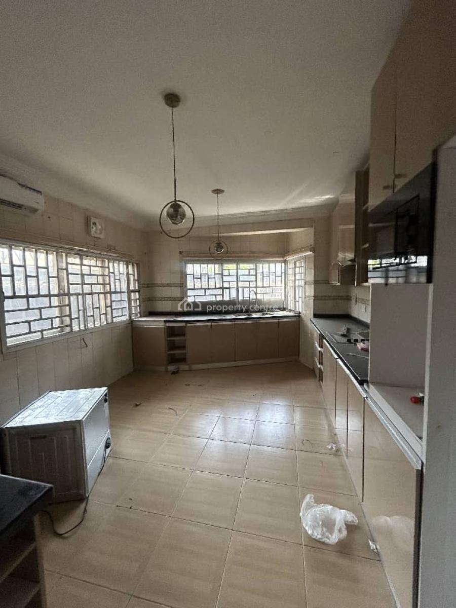 Self-serviced and Self-compound 4 Bedroom En-suite Semi-detached Duple, Lekki Phase 1, Lekki, Lagos, Semi-detached Duplex for Rent