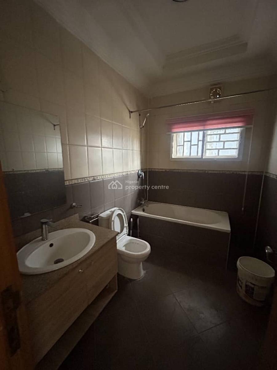 Self-serviced and Self-compound 4 Bedroom En-suite Semi-detached Duple, Lekki Phase 1, Lekki, Lagos, Semi-detached Duplex for Rent