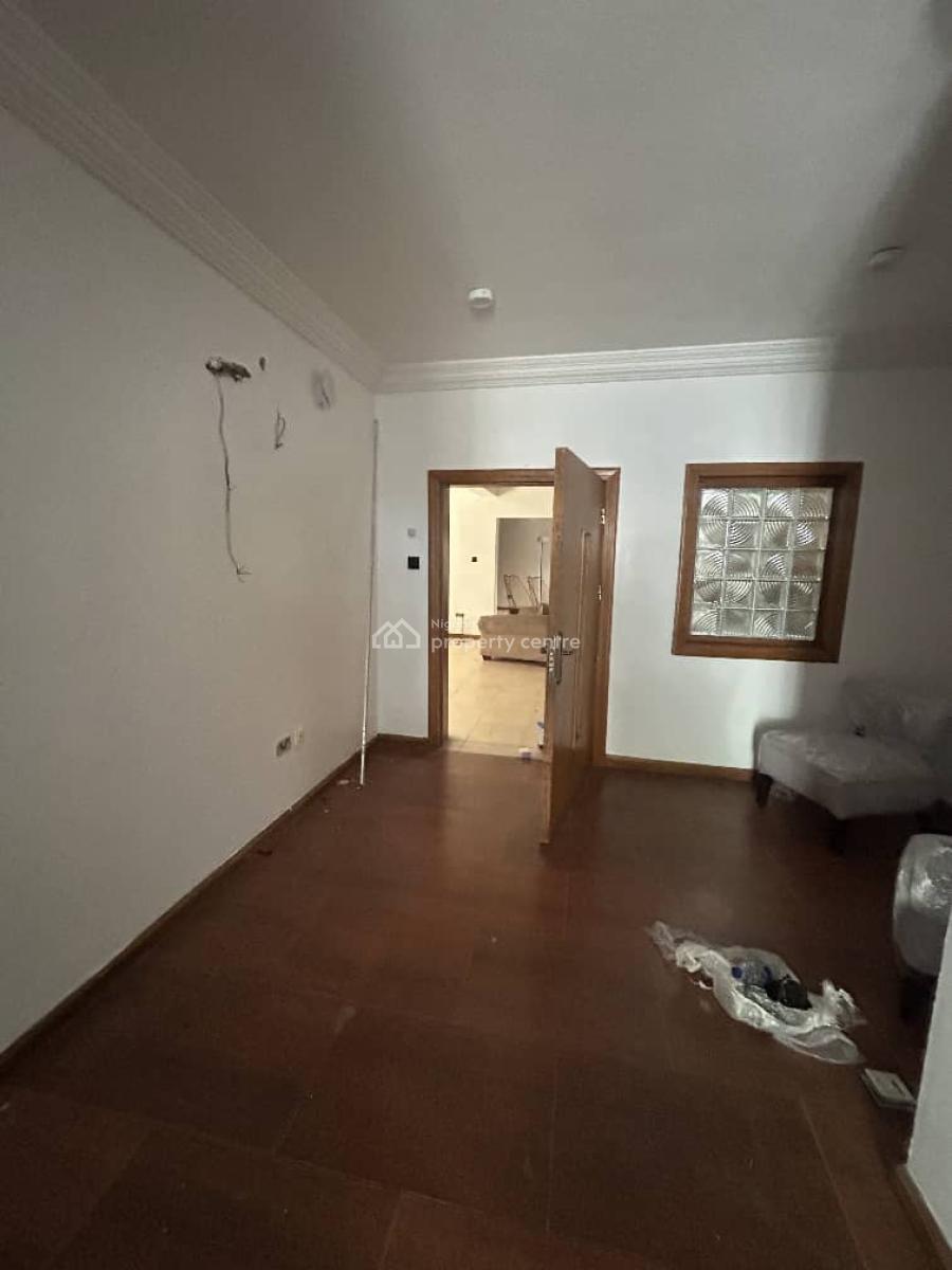 Self-serviced and Self-compound 4 Bedroom En-suite Semi-detached Duple, Lekki Phase 1, Lekki, Lagos, Semi-detached Duplex for Rent