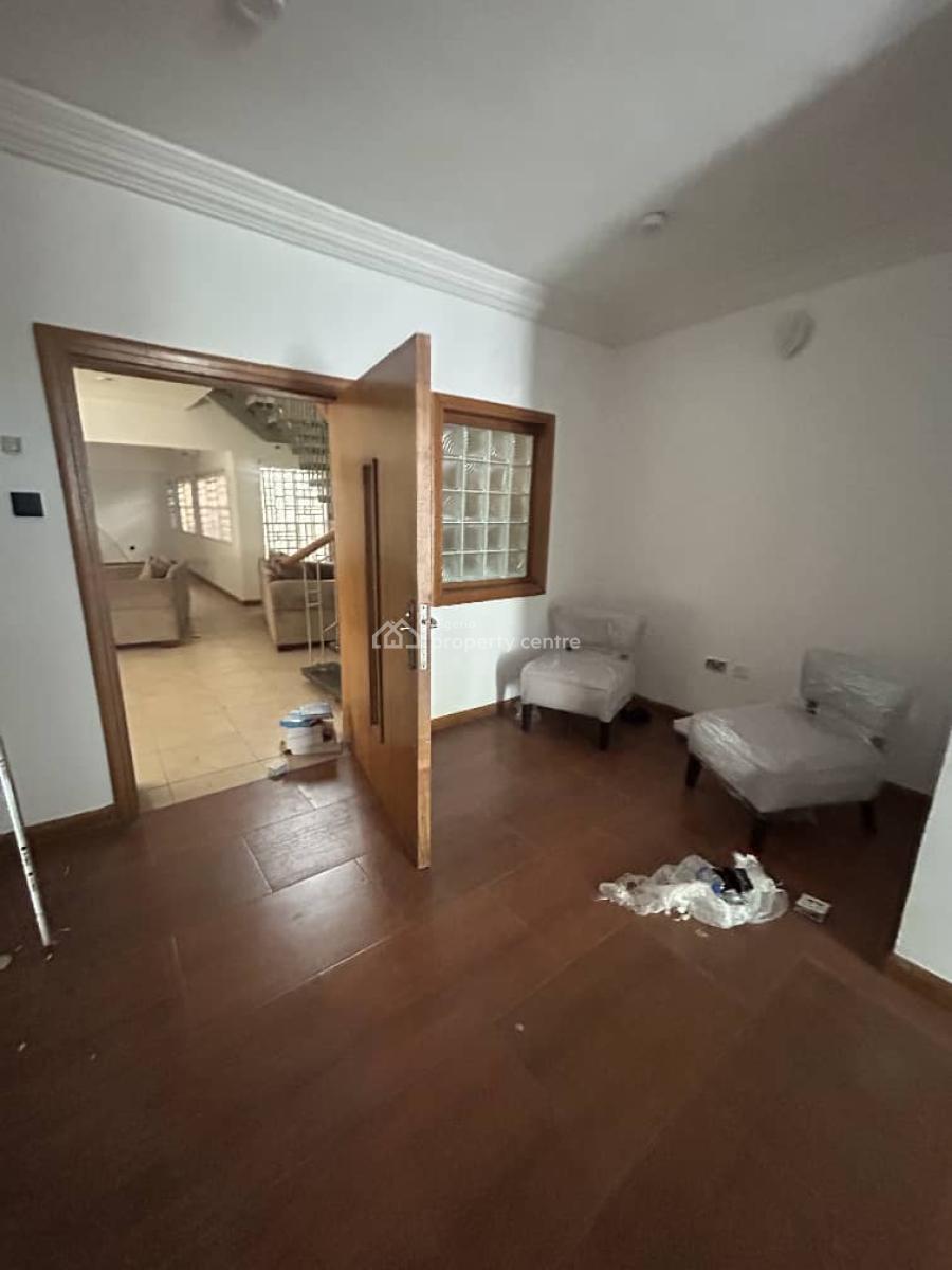 Self-serviced and Self-compound 4 Bedroom En-suite Semi-detached Duple, Lekki Phase 1, Lekki, Lagos, Semi-detached Duplex for Rent