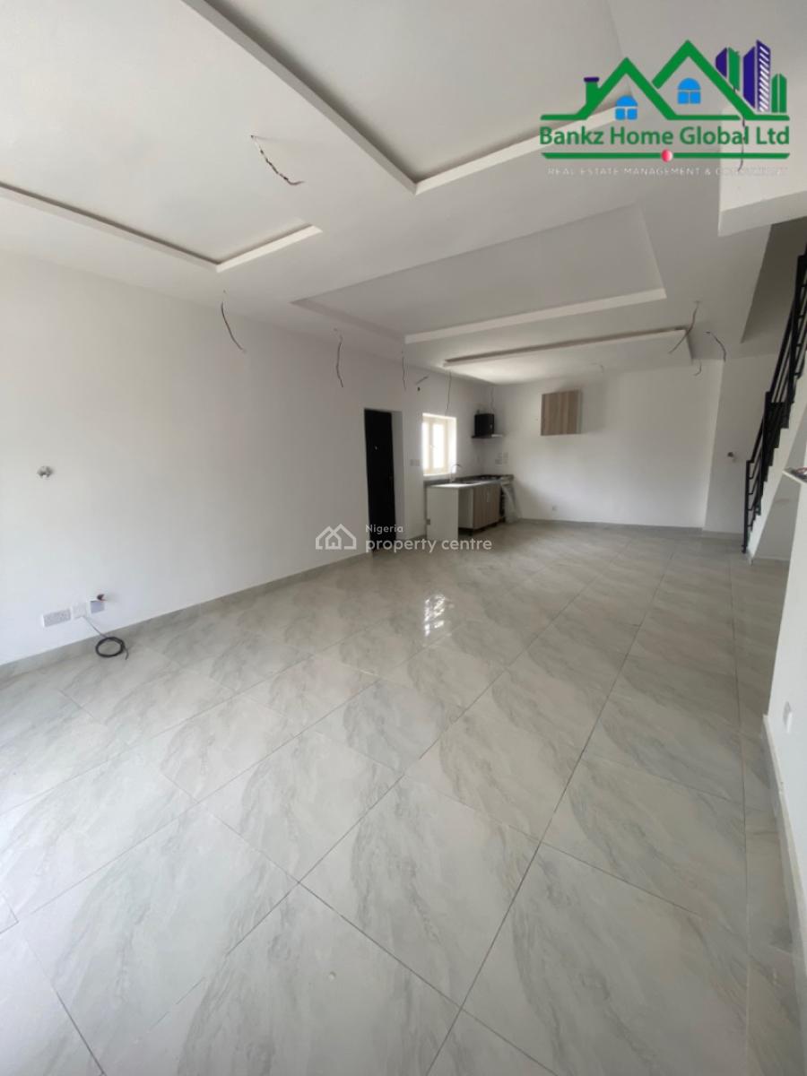 Spacious 3bedroom Maisonette, Lekki Phase 1, Lekki, Lagos, Flat / Apartment for Rent
