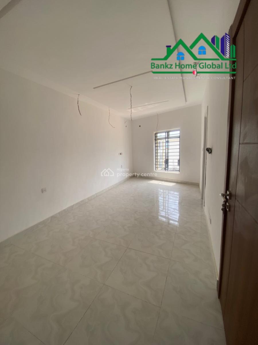 Spacious 3bedroom Maisonette, Lekki Phase 1, Lekki, Lagos, Flat / Apartment for Rent