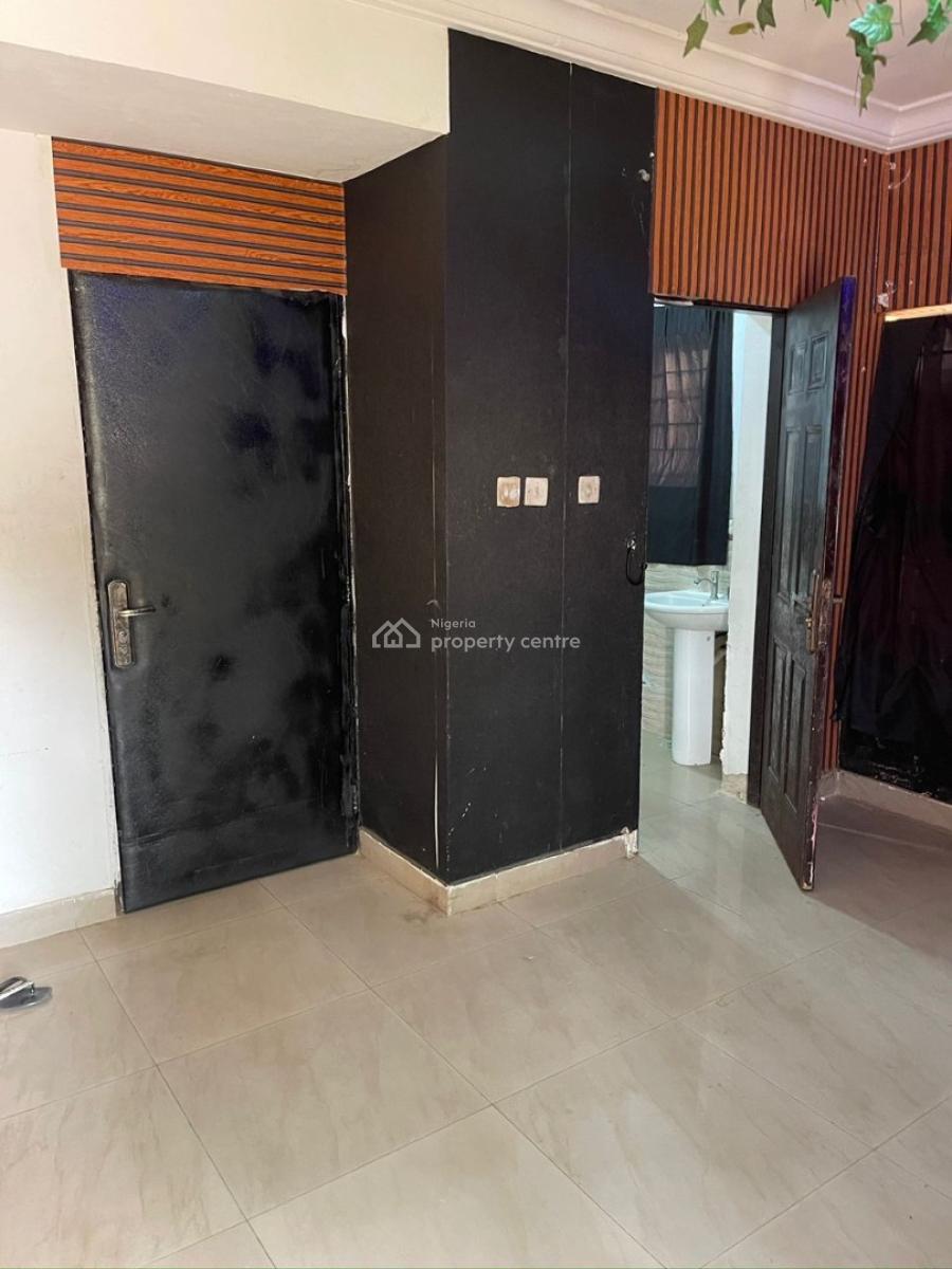 2 Bedroom Warehouse, Gwarinpa, Abuja, Warehouse for Rent