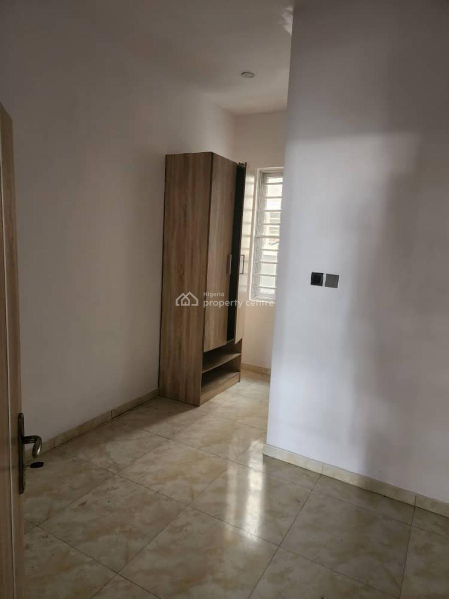 Luxury Room and Parlour, Orchid Road, Royal Pine Estate, Lekki, Lagos, Flat / Apartment for Rent