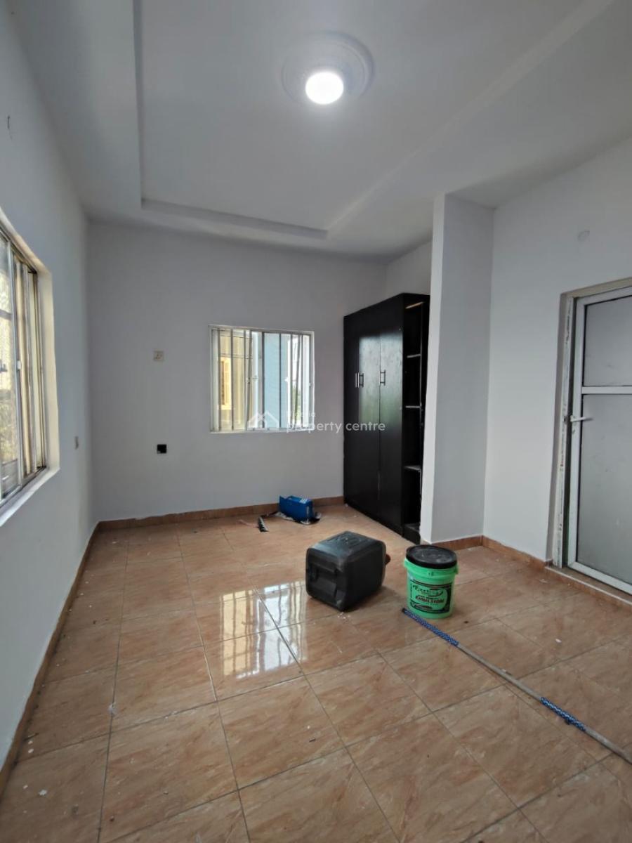 Well Maintained 3 Bedroom Flat, Jihova Witness Road, Bogije, Ibeju Lekki, Lagos, Flat / Apartment for Rent