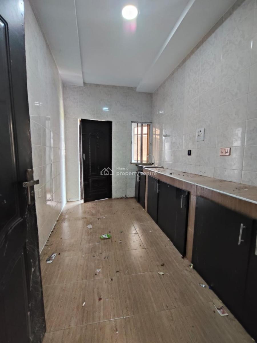 Well Maintained 3 Bedroom Flat, Jihova Witness Road, Bogije, Ibeju Lekki, Lagos, Flat / Apartment for Rent