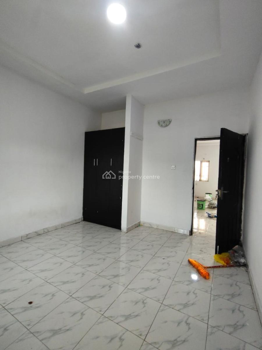Well Maintained 3 Bedroom Flat, Jihova Witness Road, Bogije, Ibeju Lekki, Lagos, Flat / Apartment for Rent