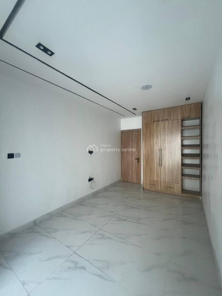 Two Bedroom Apartment, Lekki Phase 1, Lekki, Lagos, Flat / Apartment for Sale