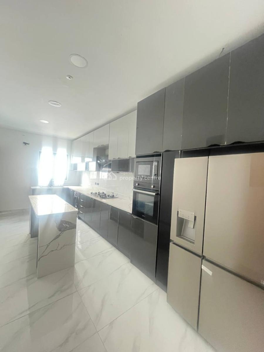 Two Bedroom Apartment, Lekki Phase 1, Lekki, Lagos, Flat / Apartment for Sale