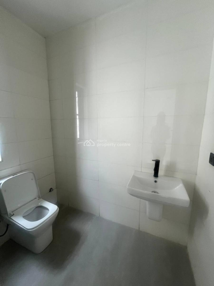 Two Bedroom Apartment, Lekki Phase 1, Lekki, Lagos, Flat / Apartment for Sale