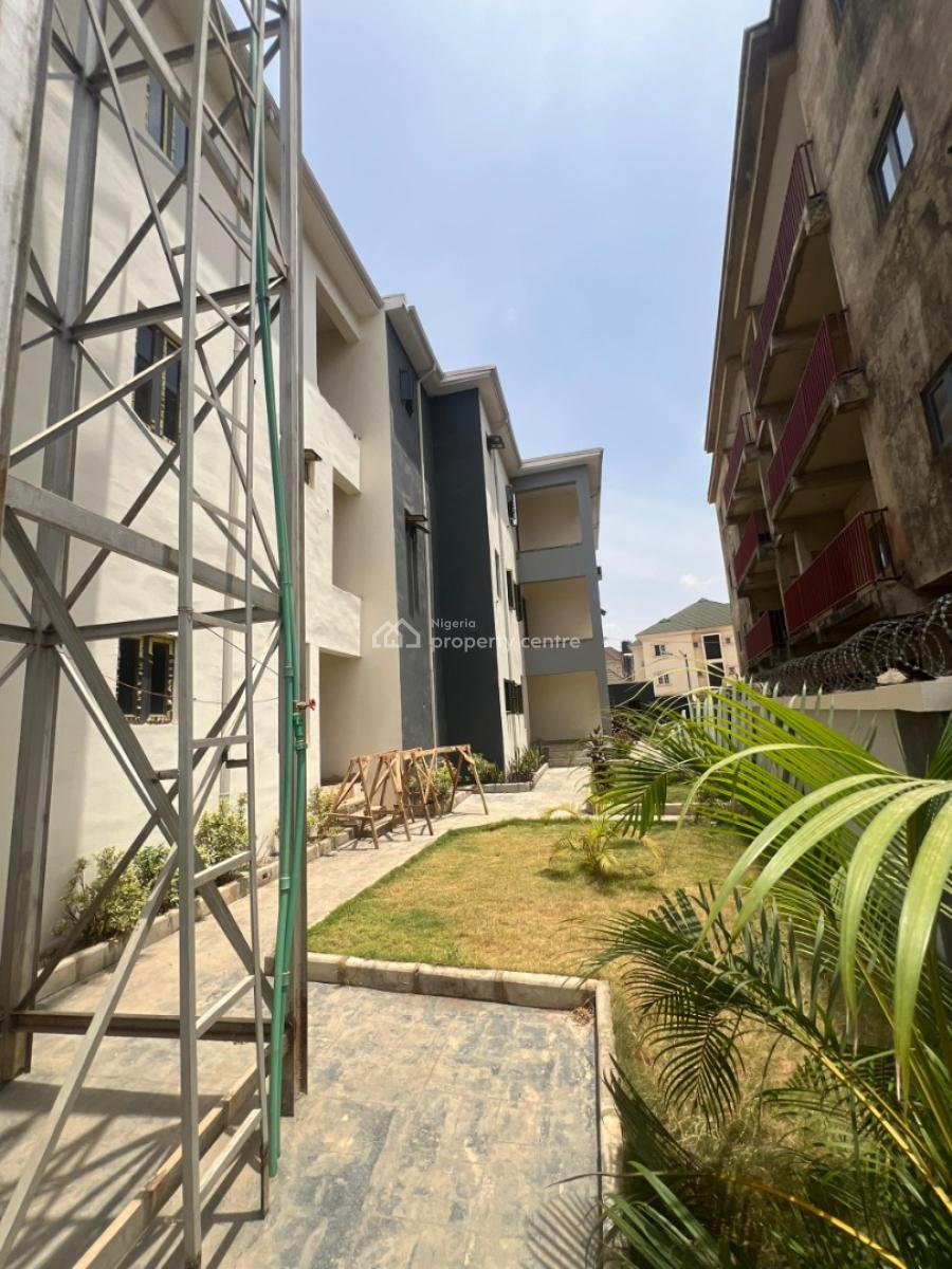 Massive 6-bedroom Terraced Duplex  with Family Lounge, Jahi, Abuja, Terraced Duplex for Sale