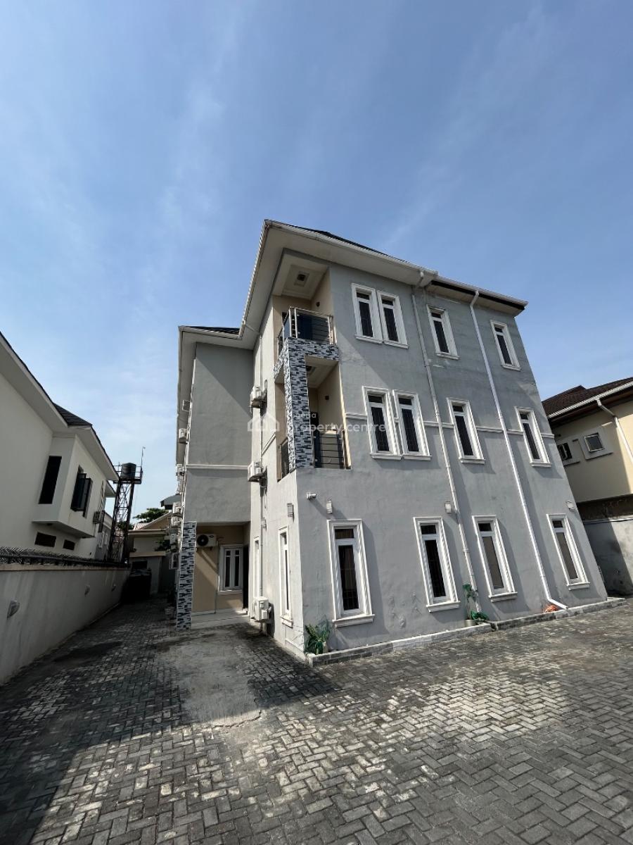 a Classy and Well Maintained Two (2) Bedroom Apartment, Off Admiralty Road, Lekki Phase 1, Lekki, Lagos, Flat / Apartment for Rent