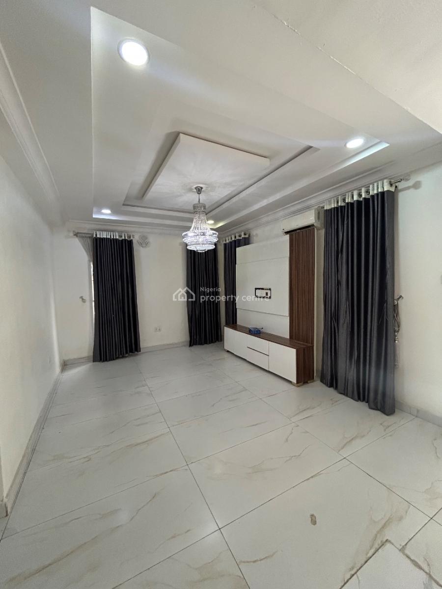 a Classy and Well Maintained Two (2) Bedroom Apartment, Off Admiralty Road, Lekki Phase 1, Lekki, Lagos, Flat / Apartment for Rent