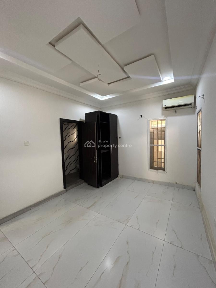 a Classy and Well Maintained Two (2) Bedroom Apartment, Off Admiralty Road, Lekki Phase 1, Lekki, Lagos, Flat / Apartment for Rent