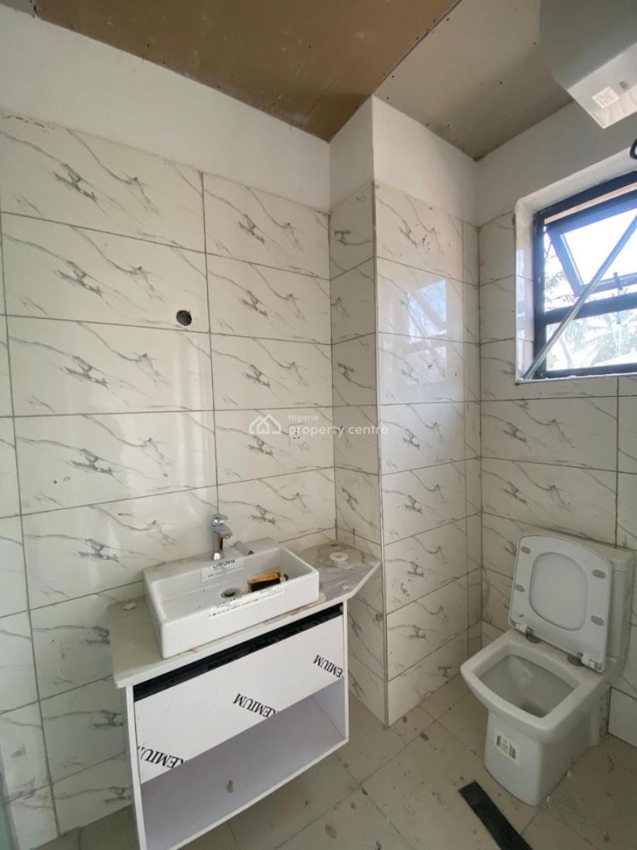 Lovely  2 Bedroom Apartments, Ologolo, Lekki, Lagos, Flat / Apartment for Sale