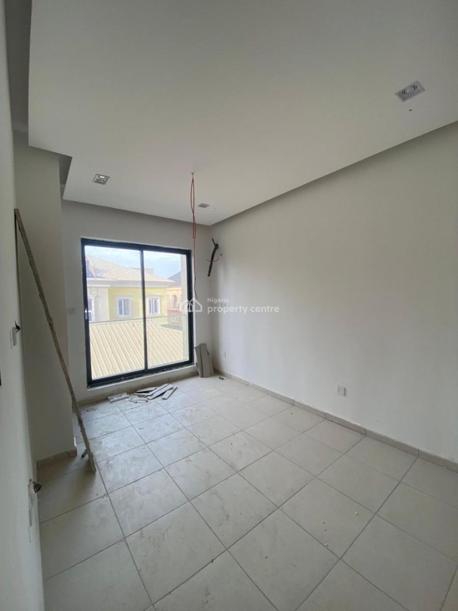 Lovely  2 Bedroom Apartments, Ologolo, Lekki, Lagos, Flat / Apartment for Sale