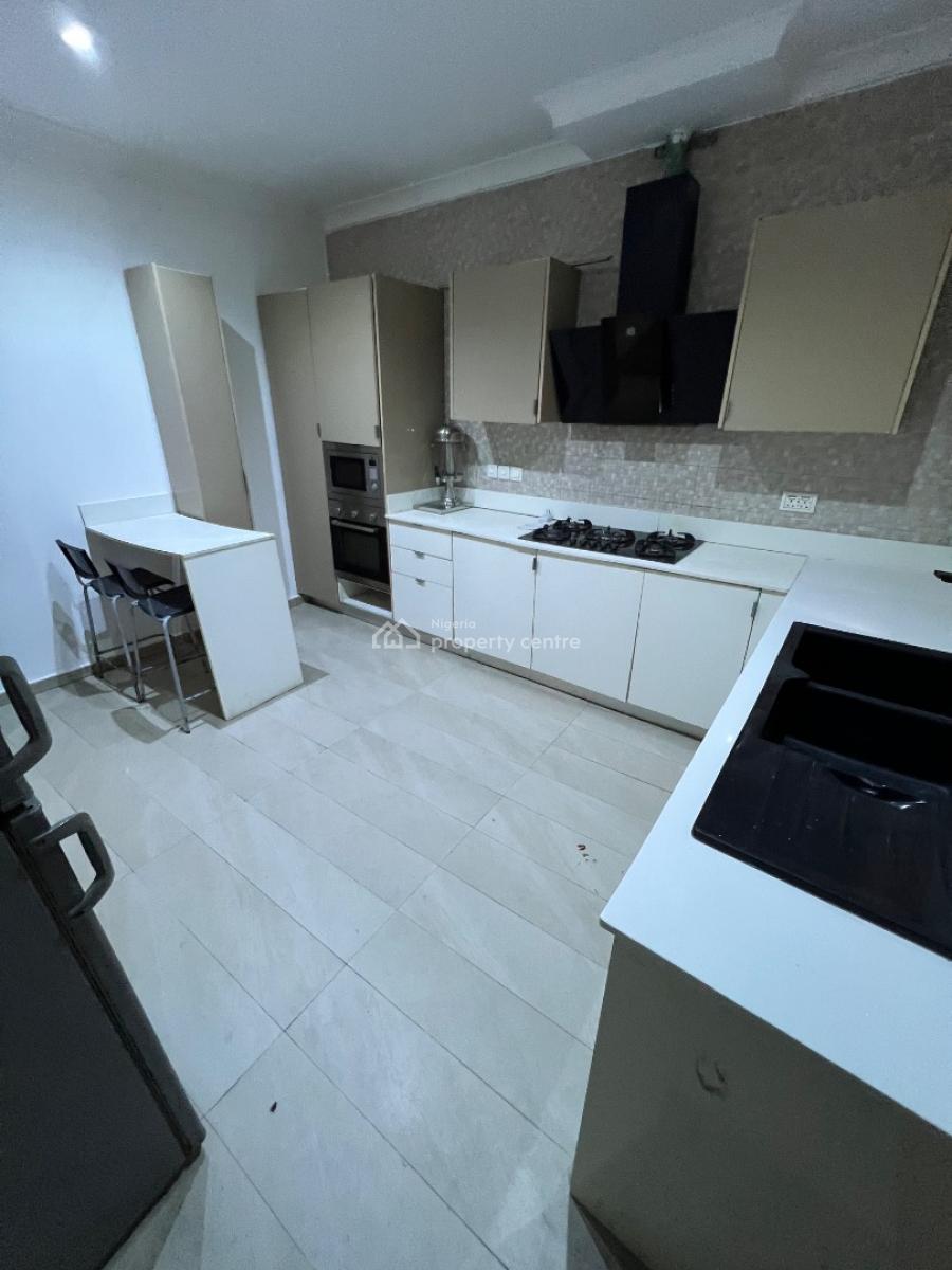 Furnished 3-bedroom Apartment in an Excellent Location, Lekki Phase 1, Lekki, Lagos, Flat / Apartment for Rent