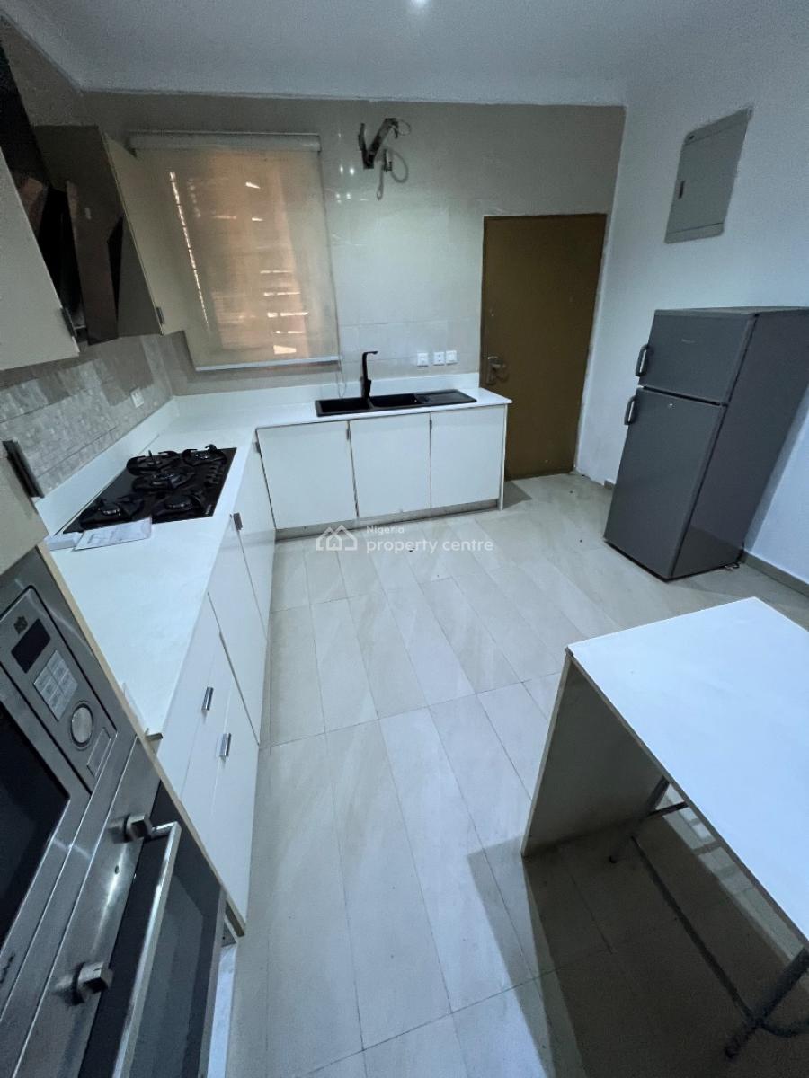 Furnished 3-bedroom Apartment in an Excellent Location, Lekki Phase 1, Lekki, Lagos, Flat / Apartment for Rent