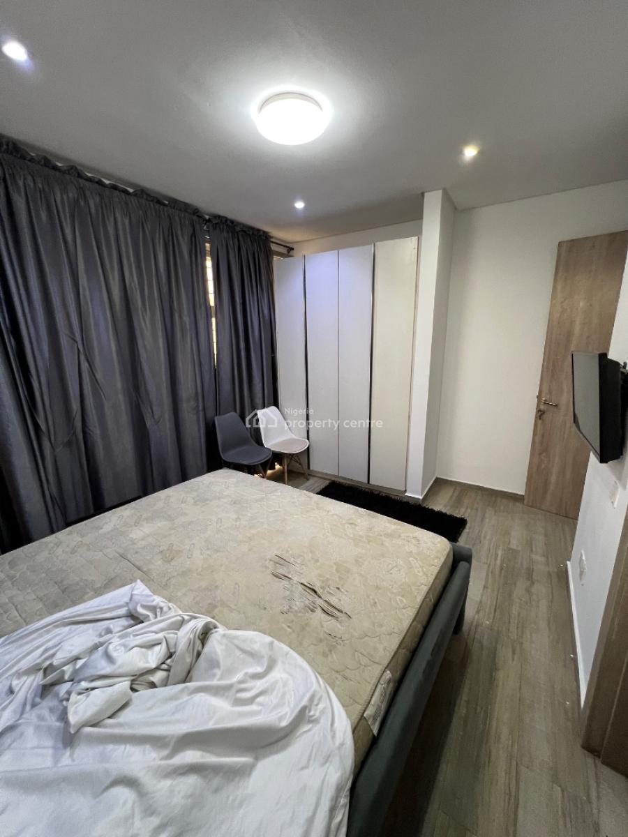 Furnished 3-bedroom Apartment in an Excellent Location, Lekki Phase 1, Lekki, Lagos, Flat / Apartment for Rent