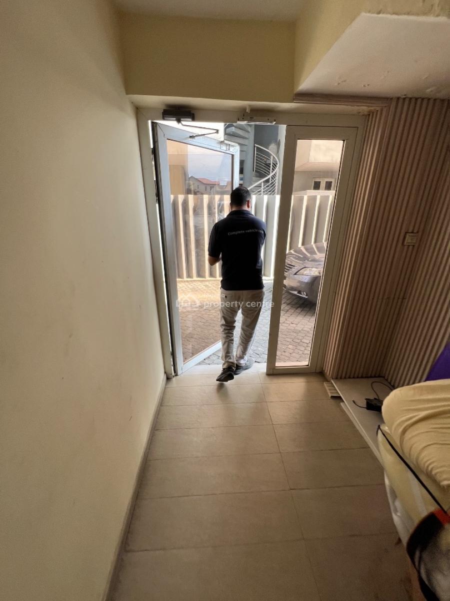 Furnished 3-bedroom Apartment in an Excellent Location, Lekki Phase 1, Lekki, Lagos, Flat / Apartment for Rent