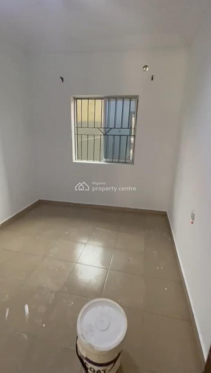 Neatly Used Ground-floor Mini-flat, Off Apata Street, Shomolu, Lagos, Flat / Apartment for Rent
