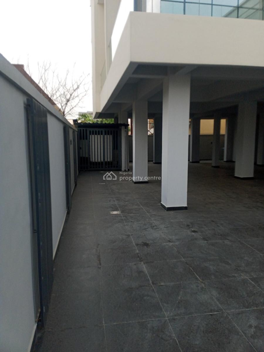 Spacious 3 Bedroom Apartment, Off Emma Abimbola Cole, Lekki Phase 1, Lekki, Lagos, Flat / Apartment for Sale
