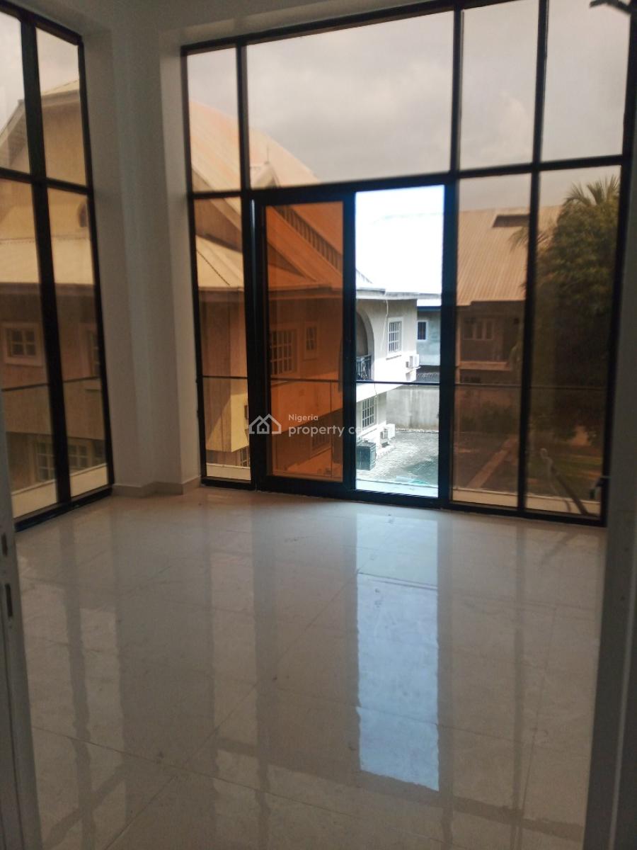 Spacious 3 Bedroom Apartment, Off Emma Abimbola Cole, Lekki Phase 1, Lekki, Lagos, Flat / Apartment for Sale