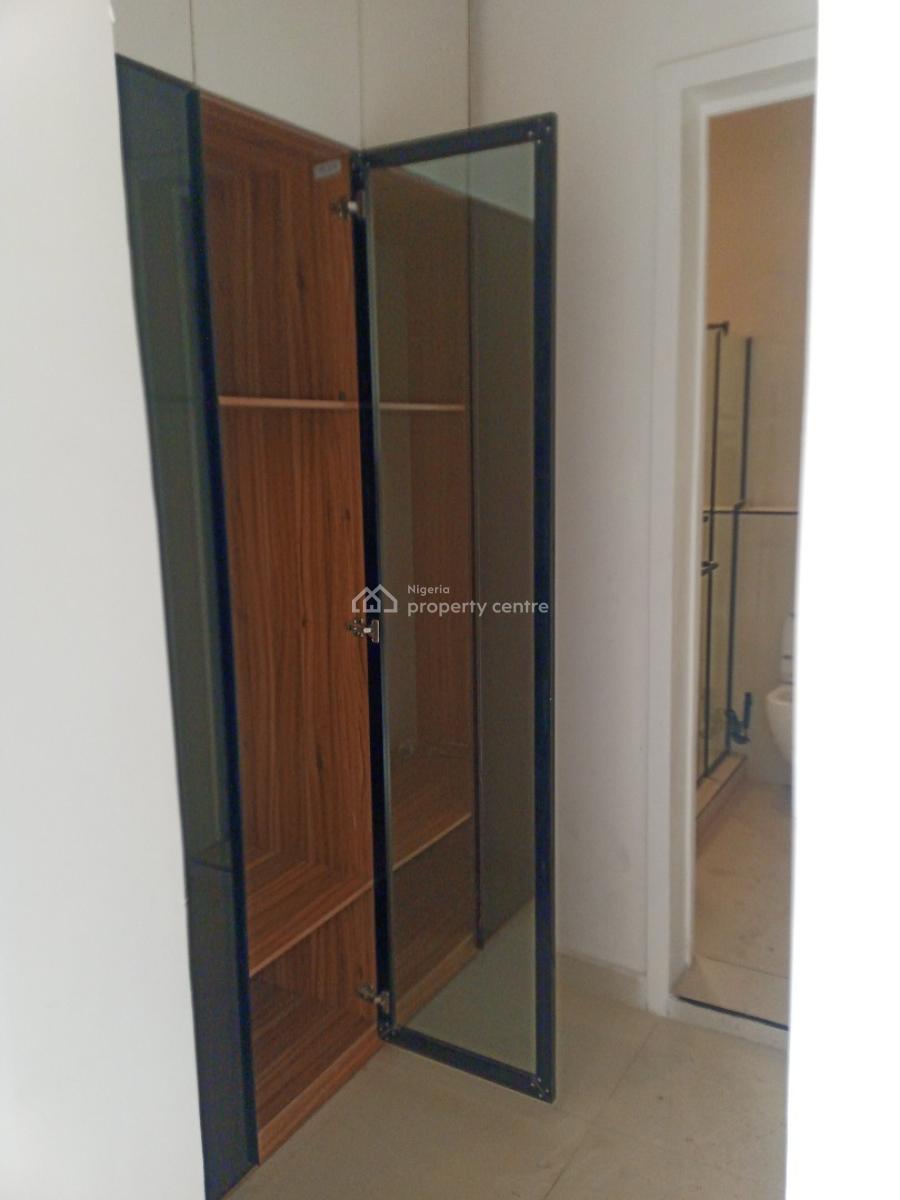 Spacious 3 Bedroom Apartment, Off Emma Abimbola Cole, Lekki Phase 1, Lekki, Lagos, Flat / Apartment for Sale