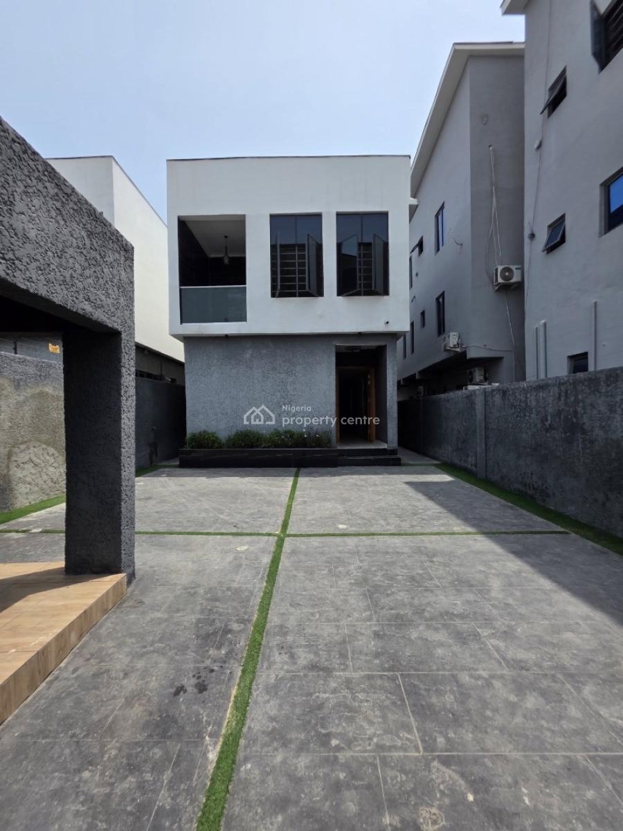 Well Built 5 Bedroom Detached Duplex with Spacious Compound, Ologolo, Lekki, Lagos, Detached Duplex for Sale