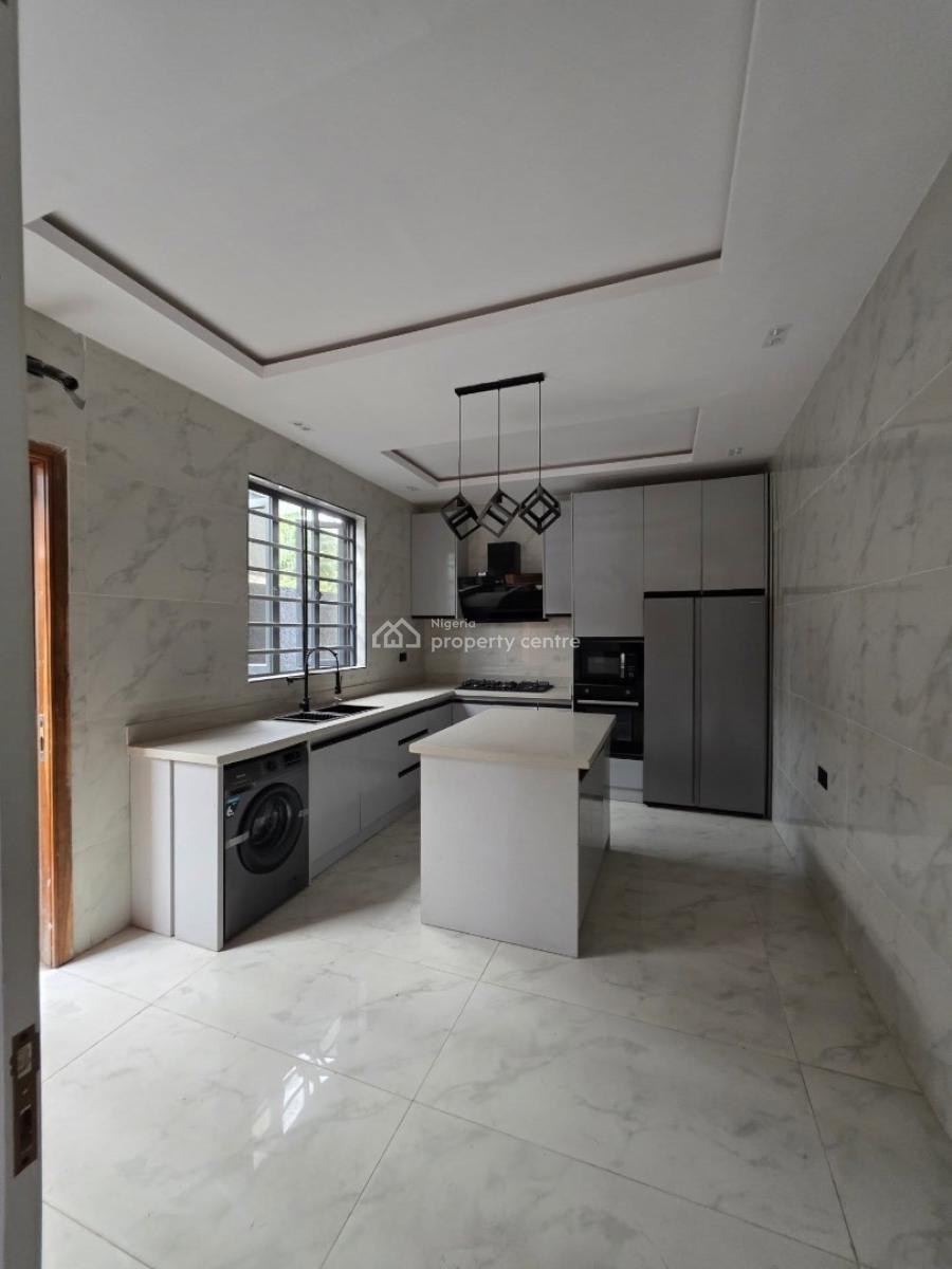 Well Built 5 Bedroom Detached Duplex with Spacious Compound, Ologolo, Lekki, Lagos, Detached Duplex for Sale