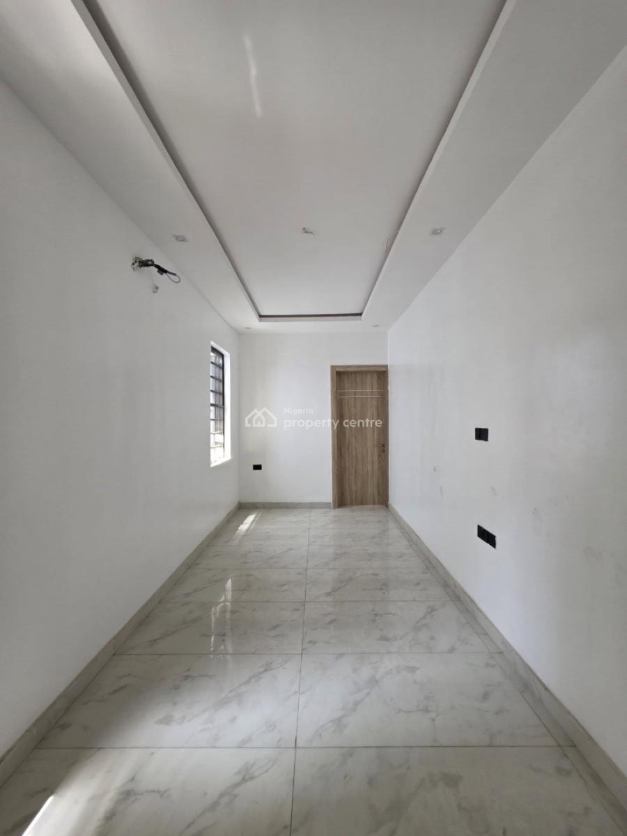 Well Built 5 Bedroom Detached Duplex with Spacious Compound, Ologolo, Lekki, Lagos, Detached Duplex for Sale