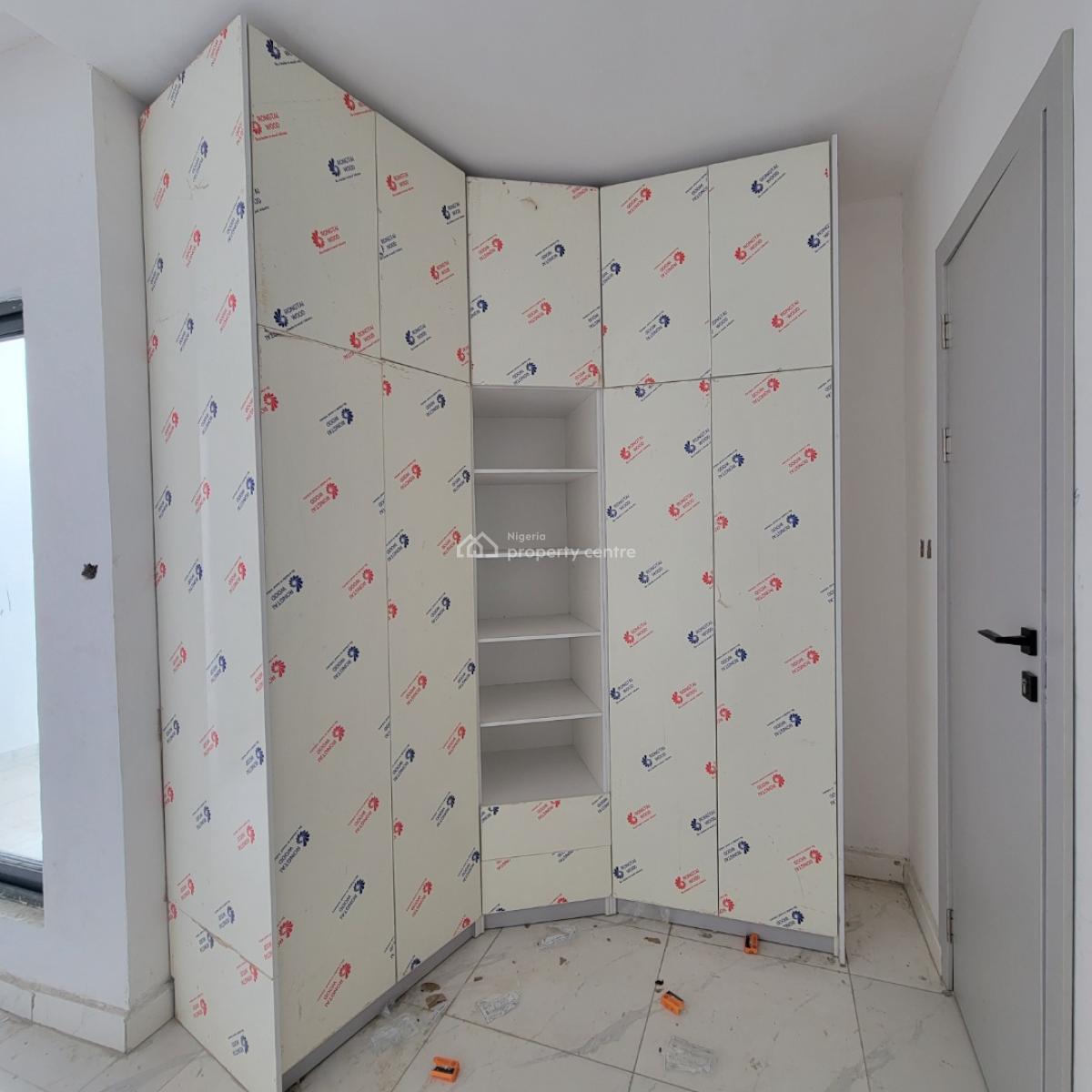 Marvelous 2 Bedroom Apartment with a Pool and Gym, Ikate, Lekki, Lagos, Flat / Apartment for Sale