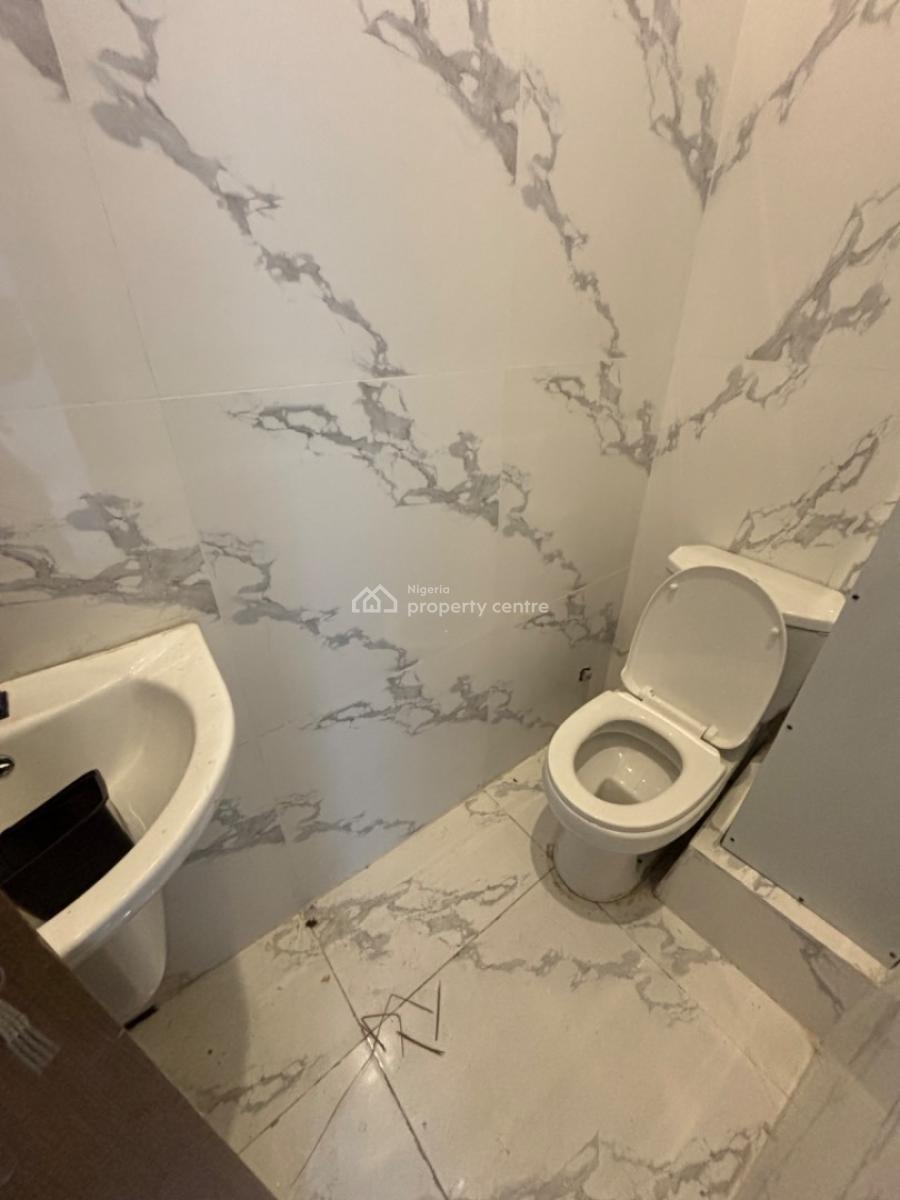 Spacious 2 Bedroom Apartment on The 2nd Floor with Swimming Pool., Ikate, Lekki, Lagos, Flat / Apartment for Rent