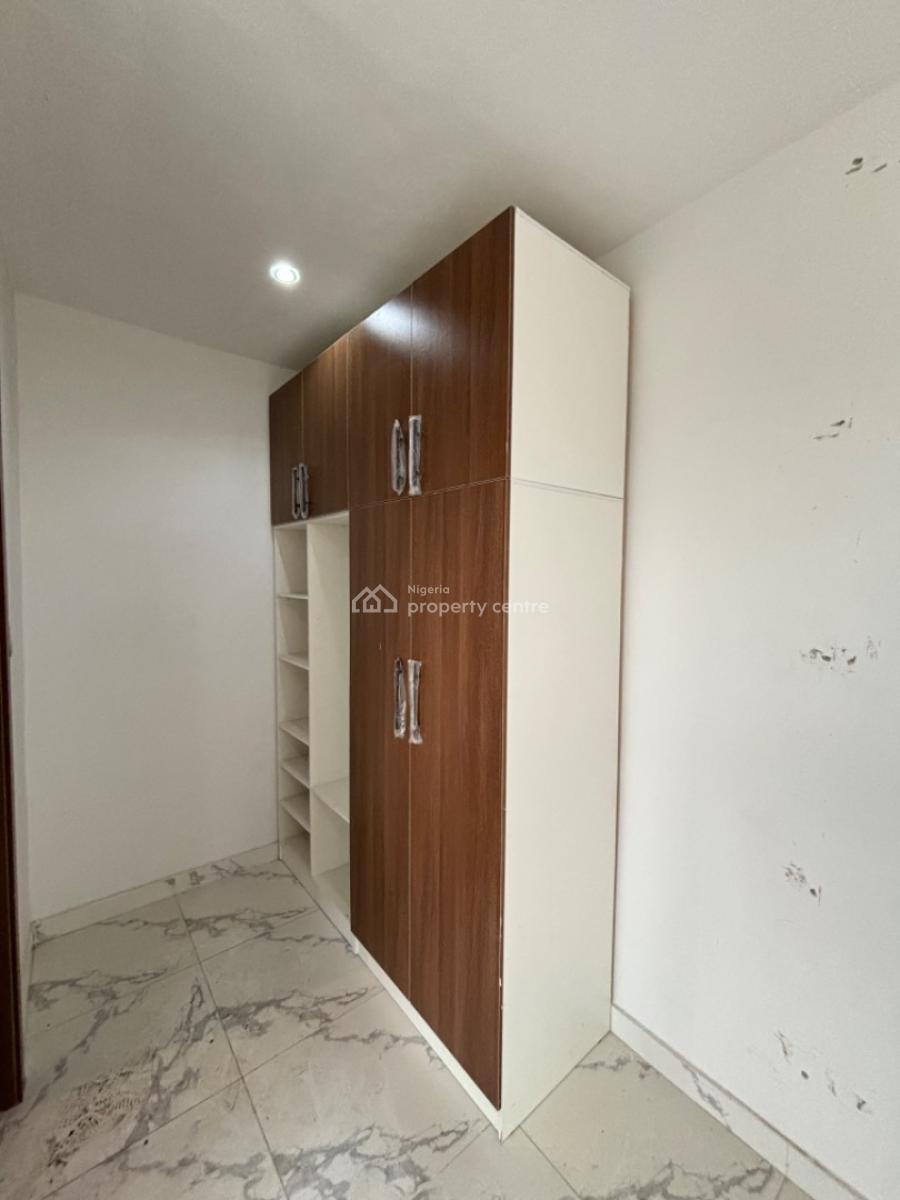 Spacious 2 Bedroom Apartment on The 2nd Floor with Swimming Pool., Ikate, Lekki, Lagos, Flat / Apartment for Rent