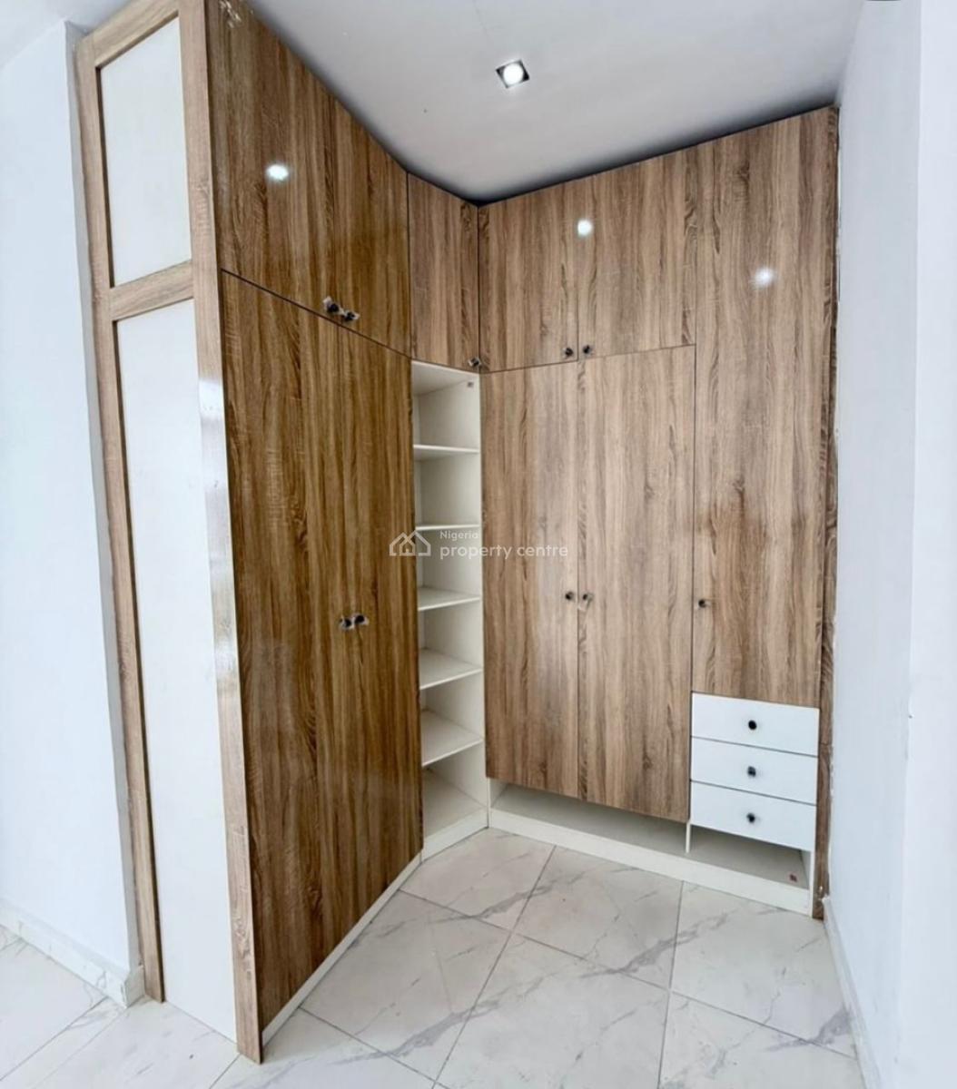 Executive Master Bedroom Suite, Dpk Estate Orchid Road, Lekki, Lagos, Flat / Apartment for Rent