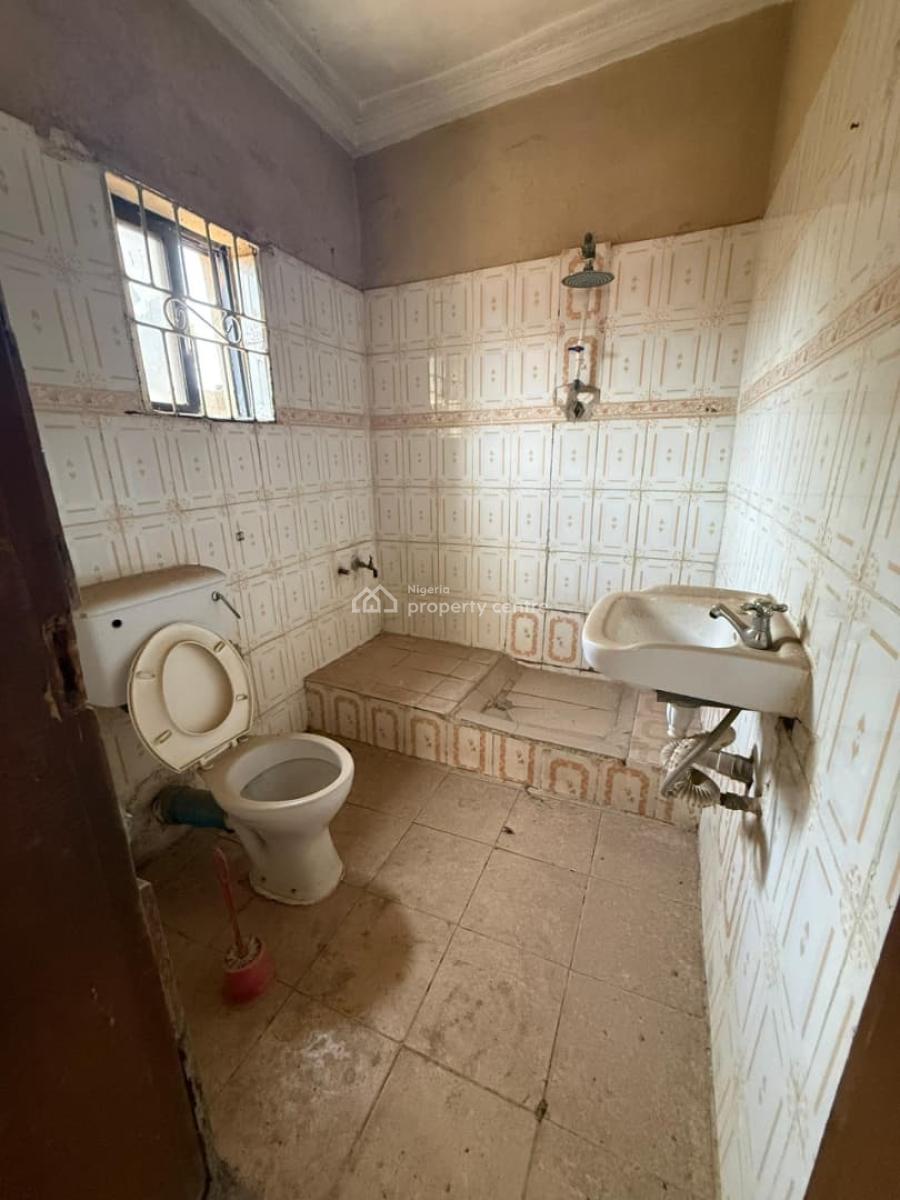 Exceptionally Spacious 3 Bedroom Apartment, Close to Fusion Plaza, Wuye, Abuja, Flat / Apartment for Sale