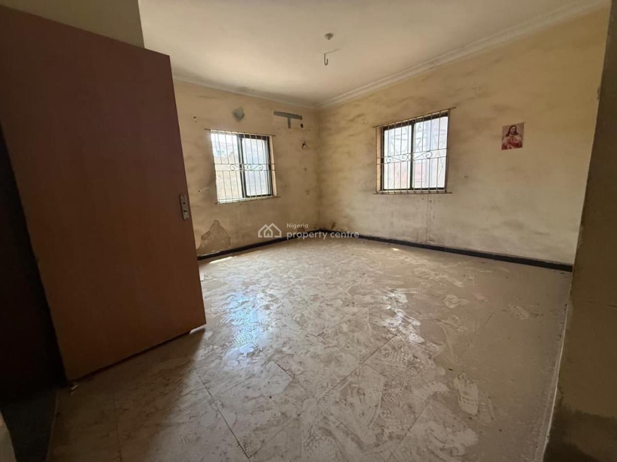 Exceptionally Spacious 3 Bedroom Apartment, Close to Fusion Plaza, Wuye, Abuja, Flat / Apartment for Sale