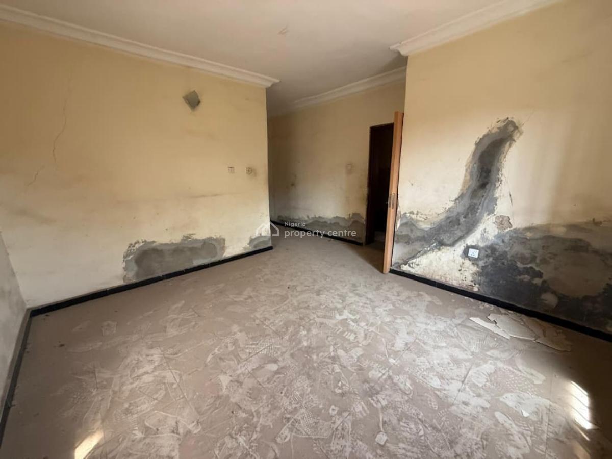 Exceptionally Spacious 3 Bedroom Apartment, Close to Fusion Plaza, Wuye, Abuja, Flat / Apartment for Sale