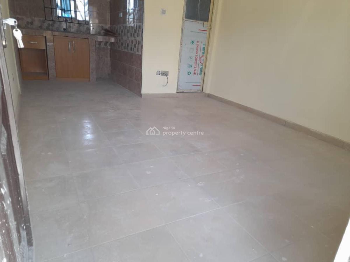 a Room Self Contained Downstairs, Lafiaji, Orchid Road, Lafiaji, Lekki, Lagos, Self Contain (single Rooms) for Rent