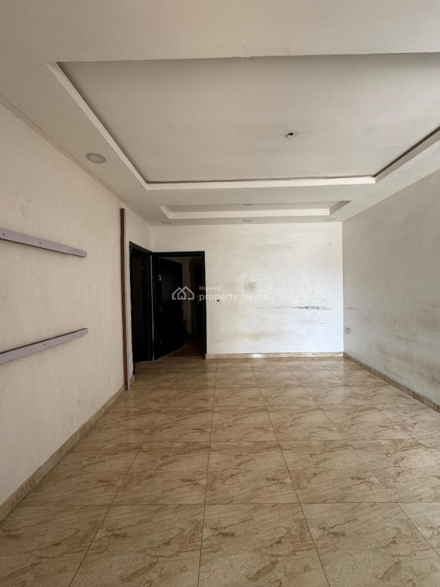 Well-maintained 2 Bedroom Apartment, Lekki Phase 1, Lekki, Lagos, Flat / Apartment for Rent
