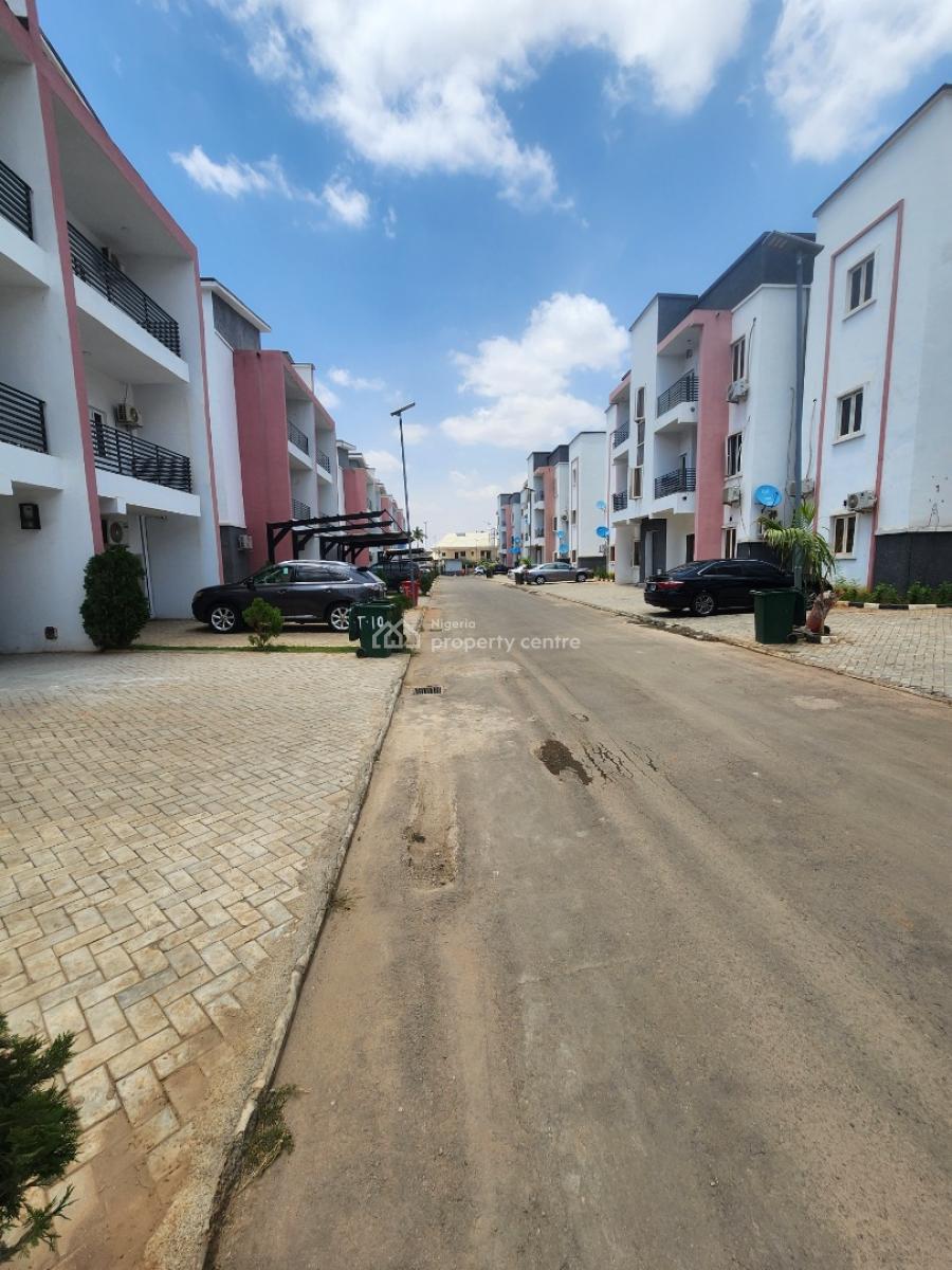 Luxury Three Bedroom Block of Flat, News Engineering, Dawaki, Gwarinpa, Abuja, Flat / Apartment for Rent