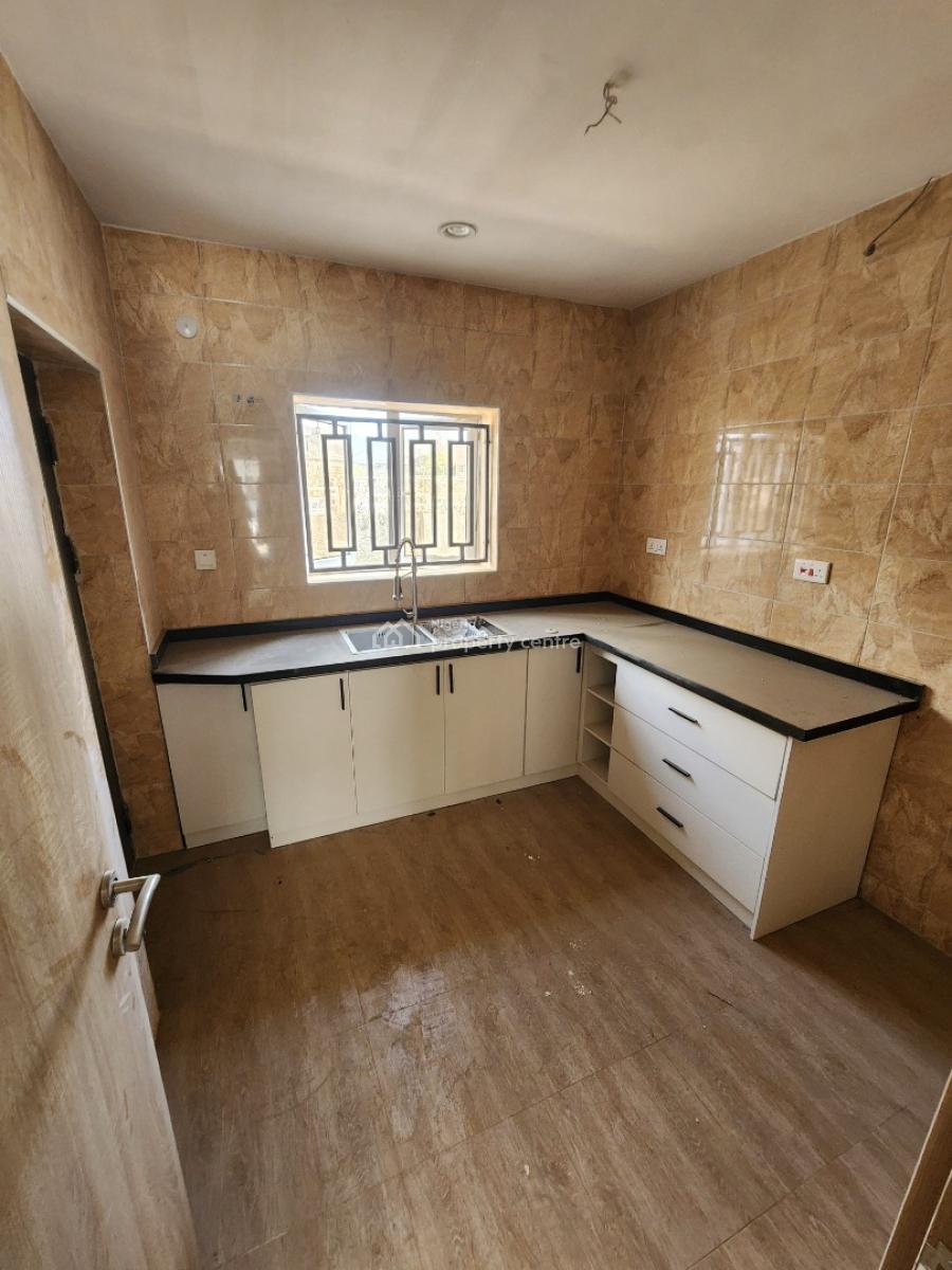 Luxury Three Bedroom Block of Flat, News Engineering, Dawaki, Gwarinpa, Abuja, Flat / Apartment for Rent