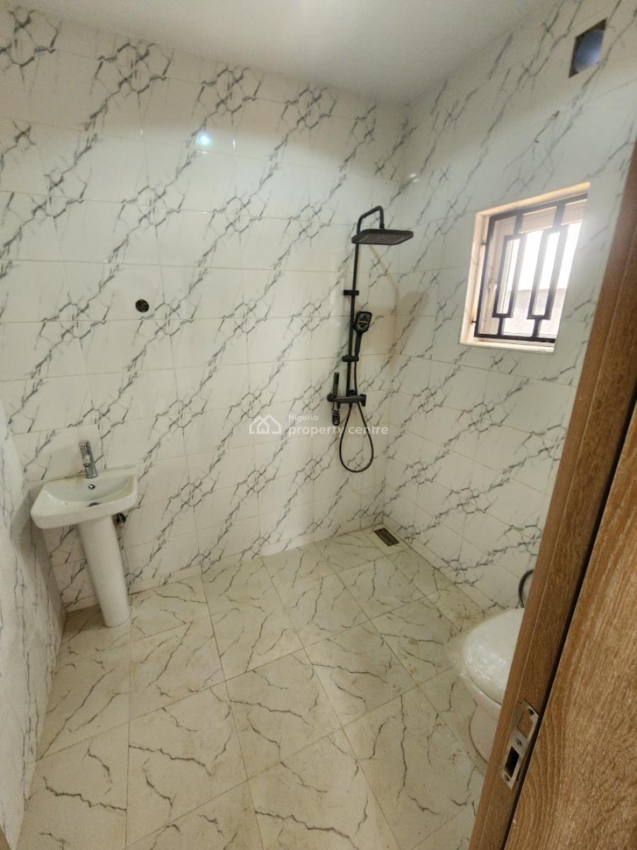 Luxury Three Bedroom Block of Flat, News Engineering, Dawaki, Gwarinpa, Abuja, Flat / Apartment for Rent