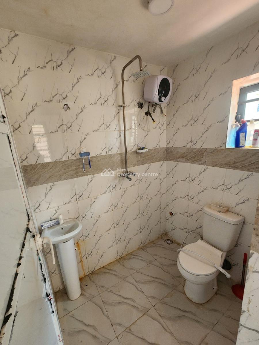 Luxury Two Bedroom Block of Flat, News Engineering Dawaki, Dawaki, Gwarinpa, Abuja, Flat / Apartment for Rent