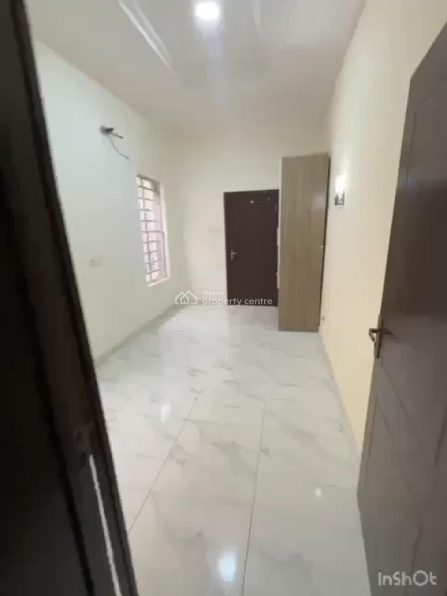 a Semi Master Bedroom in a Shared Apartment, Orchid Road, Lekki, Lagos, Flat / Apartment for Rent