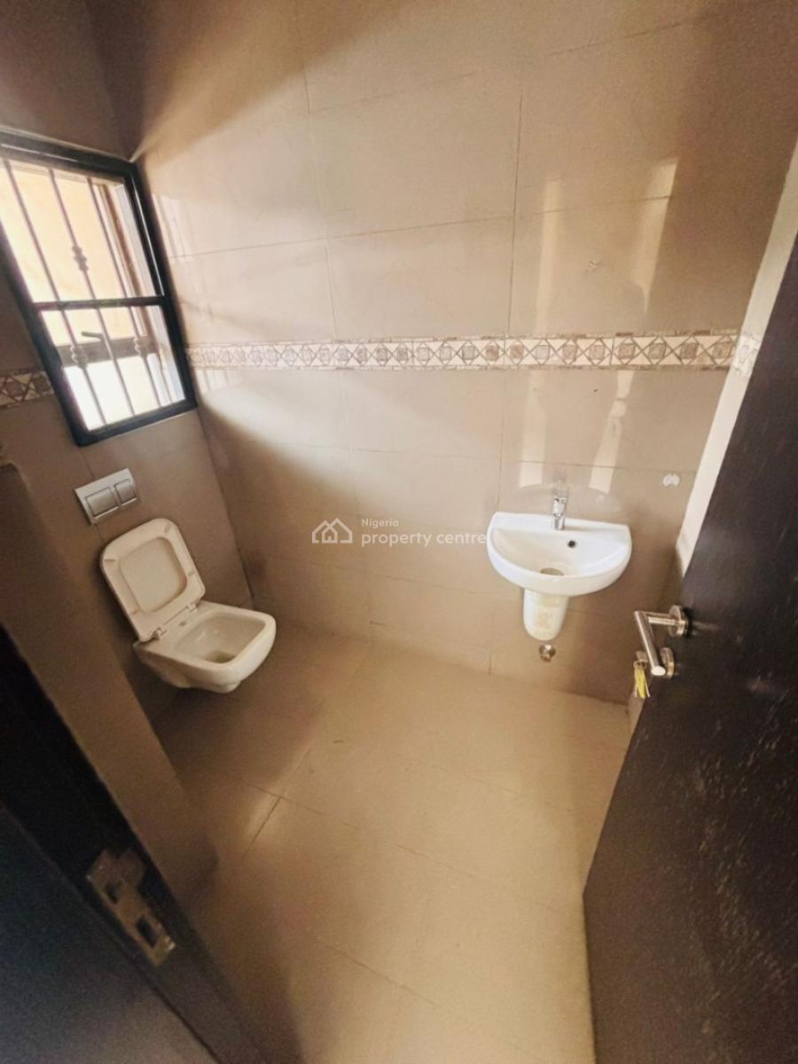 Spacious & Serviced 3 Bedrooms Terrace Duplex with a Bq, Asokoro Main, Asokoro District, Abuja, Terraced Duplex for Rent